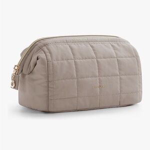BAGSMART Quilted Makeup Bag – Puffy Wide-Open Toiletry Organizer (Camel)